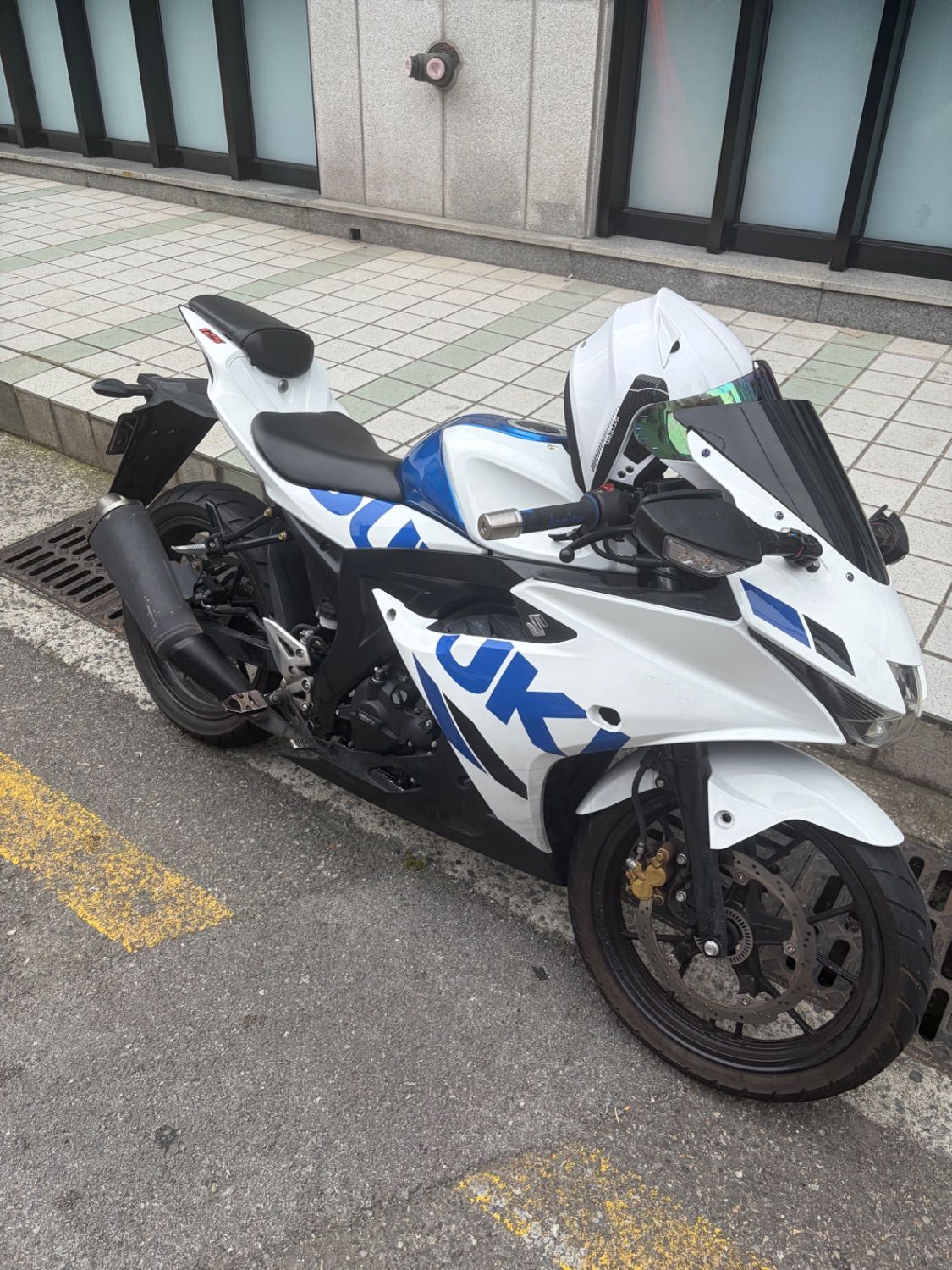 스즈키 GSX R 125 ABS main