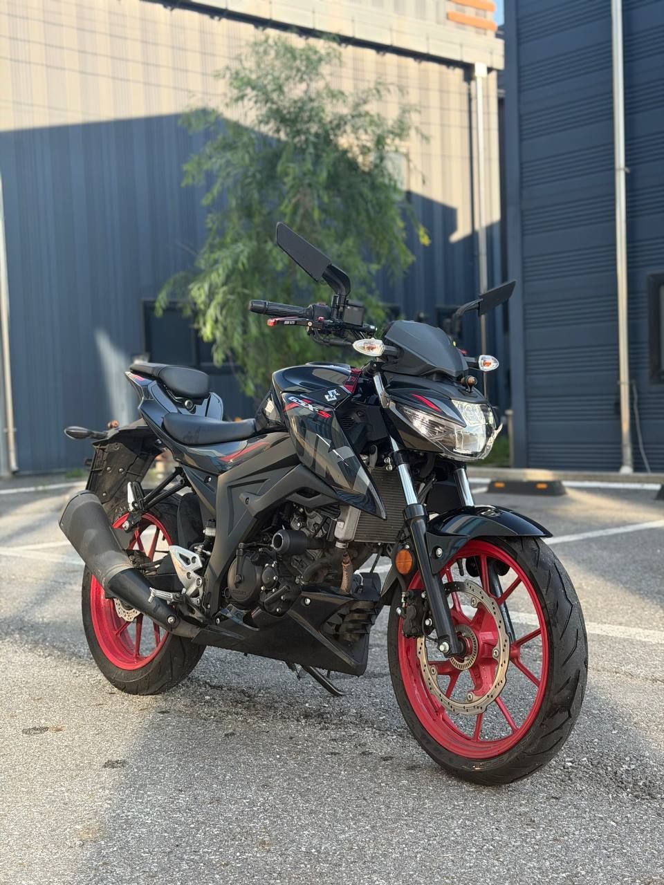 스즈키 GSX S 125 thumb 2