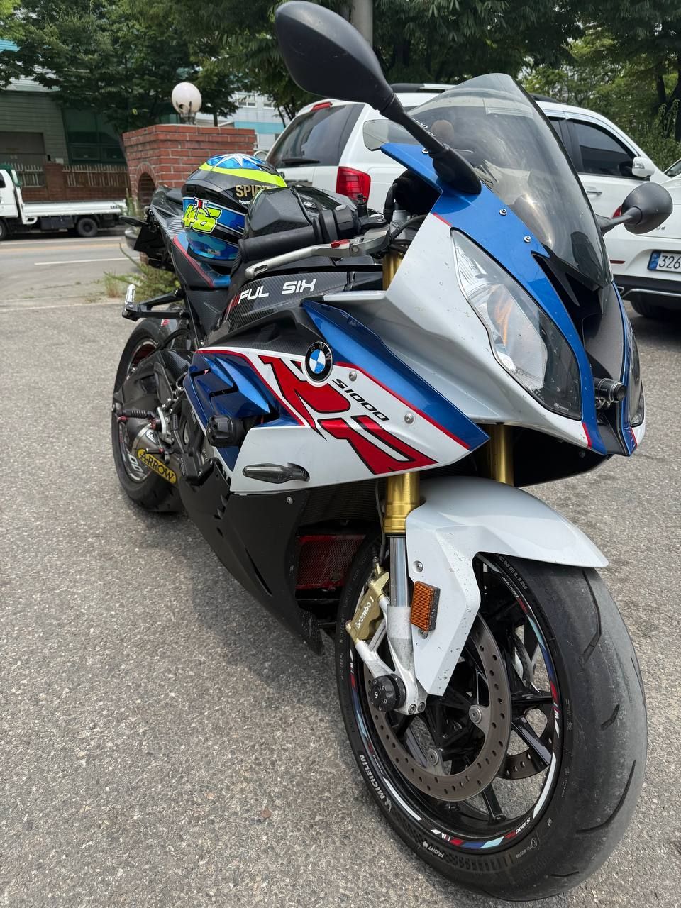 BMW S 1000 RR more