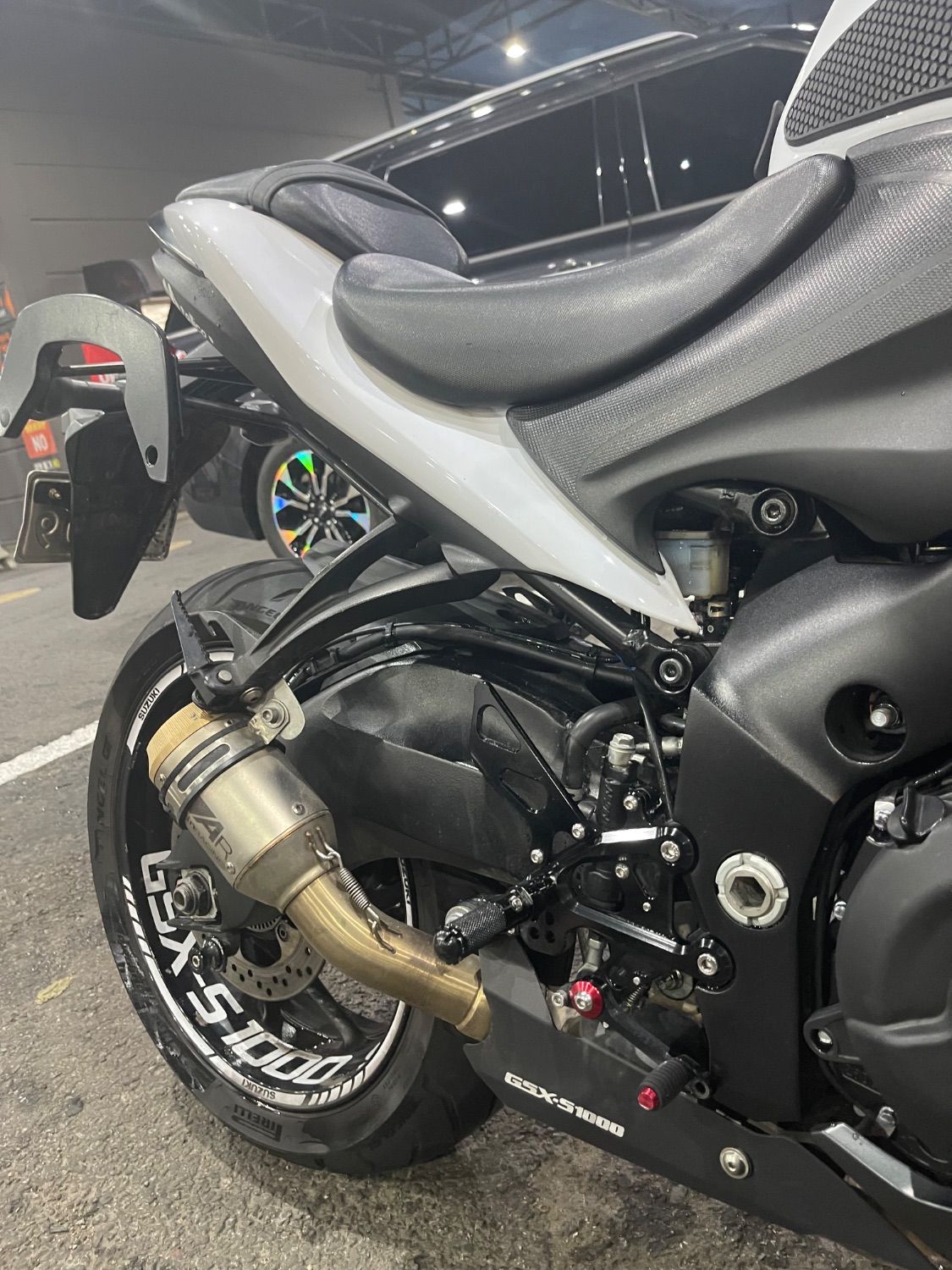 스즈키 GSX S 1000 F more