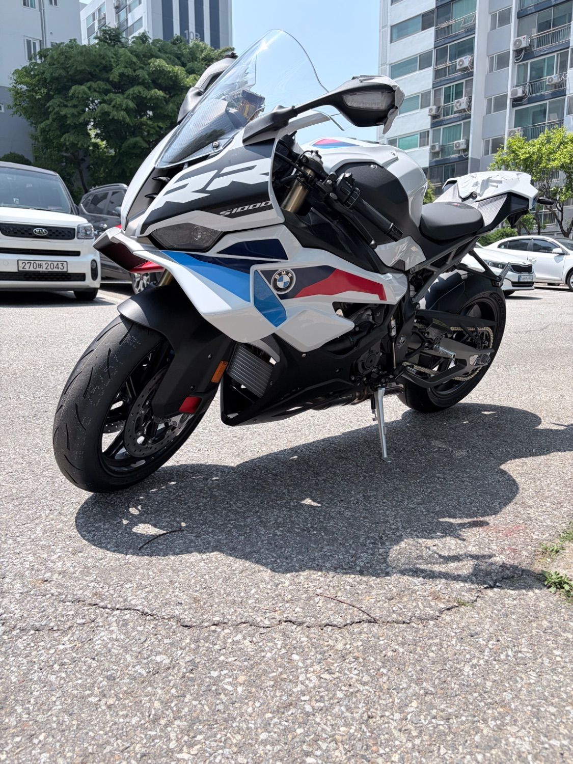 BMW S 1000 RR 2026 화이트 사진 2