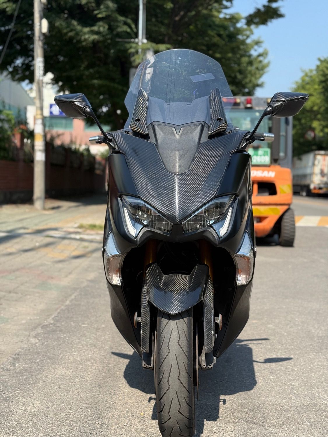 야마하 TMAX DX main