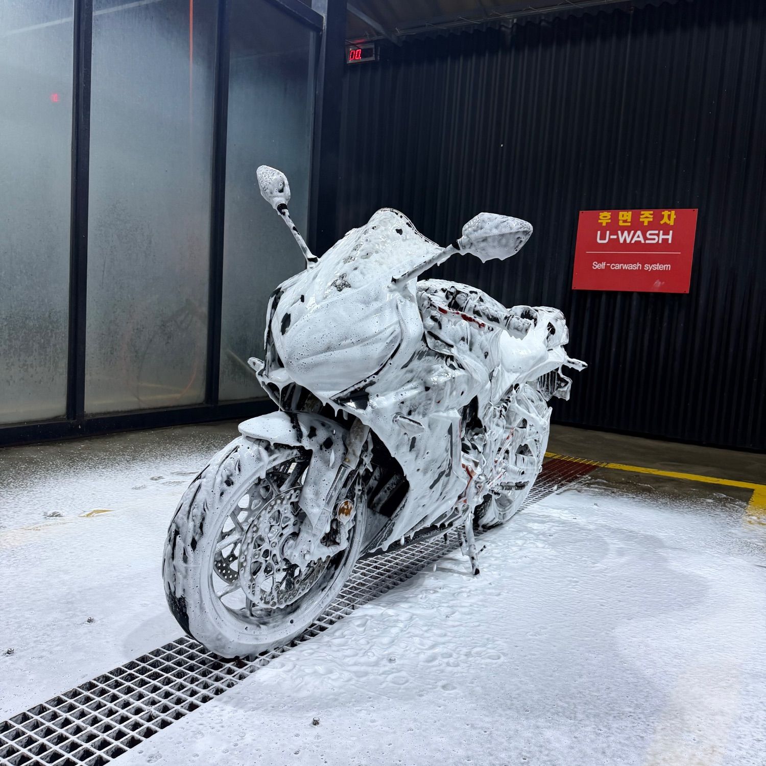 혼다 CBR 650 R MT more
