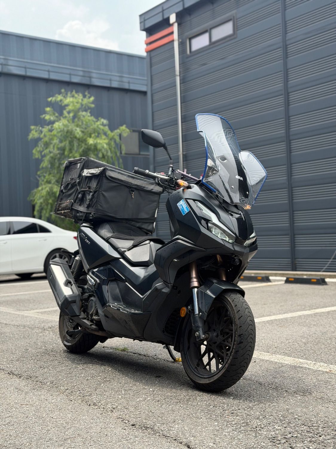 혼다 ADV 350 more