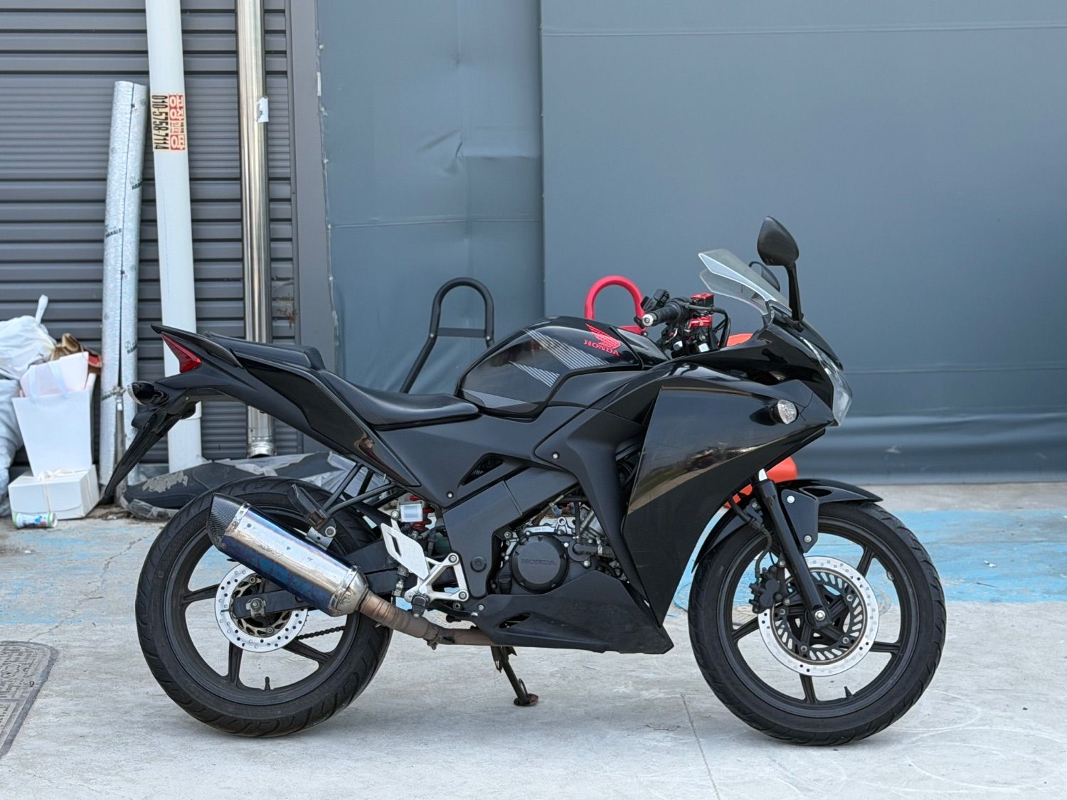 혼다 CBR 125 R thumb 2
