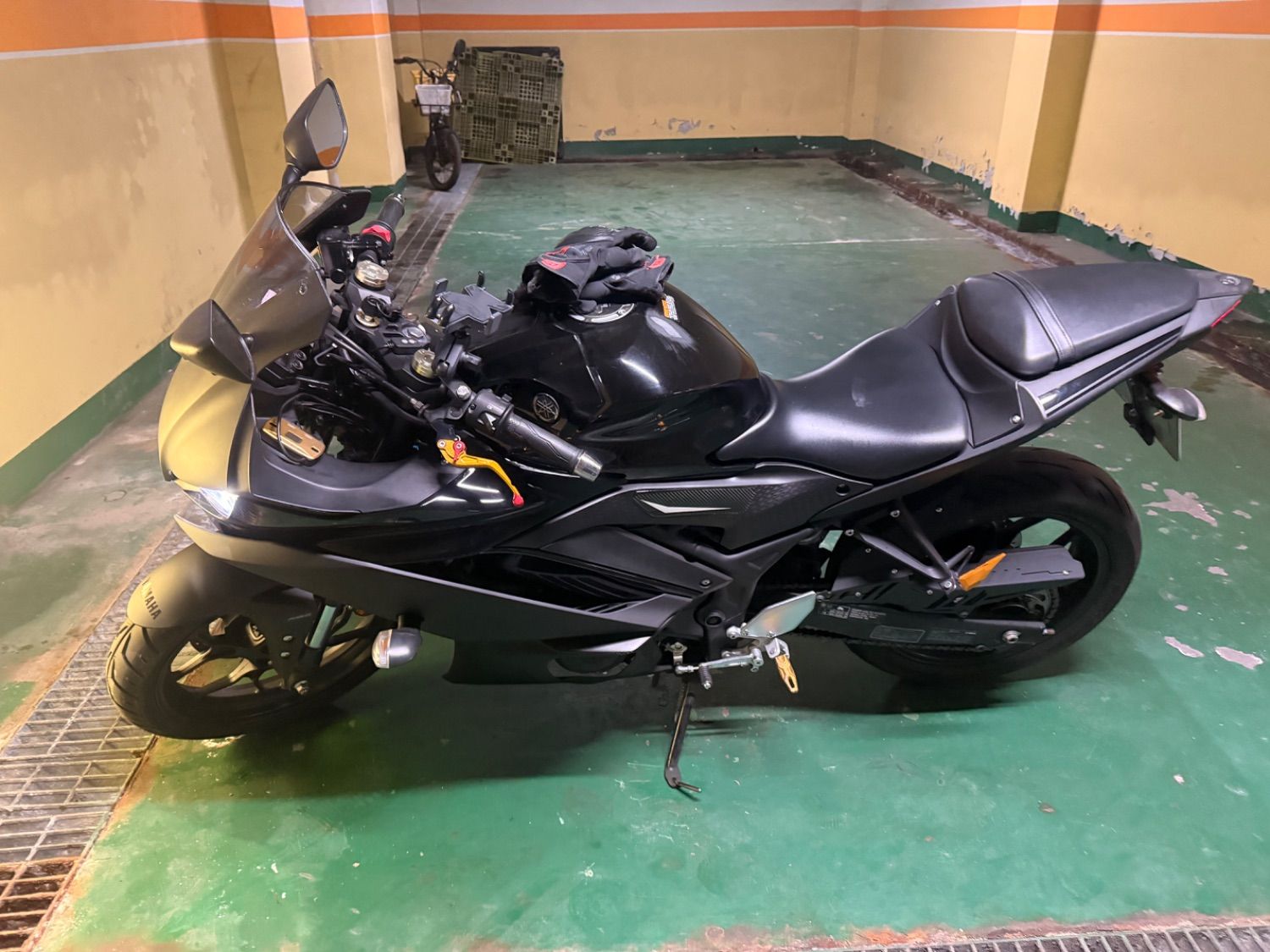 야마하 YZF R3 thumb 2