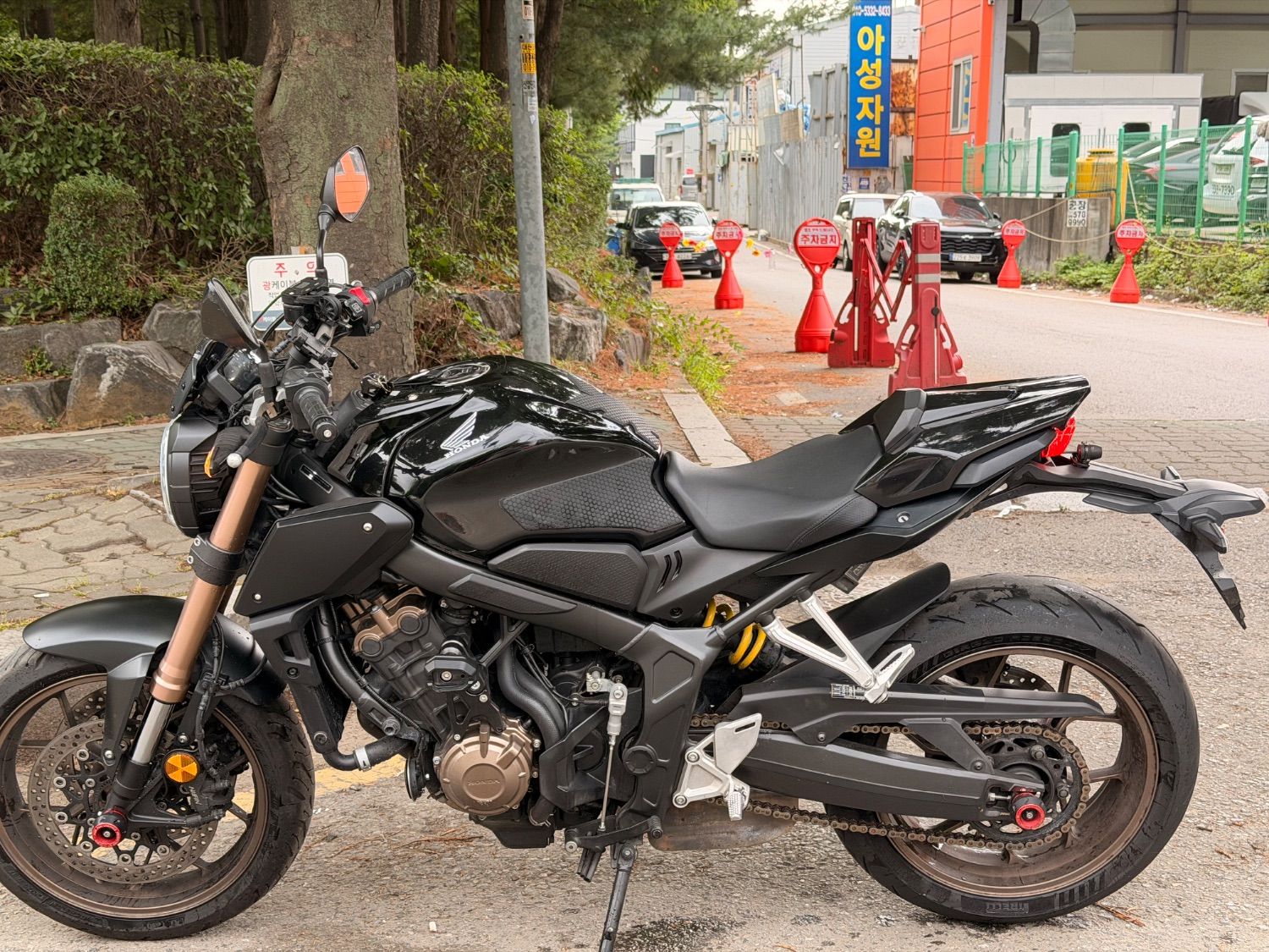 혼다 CB 650 R more