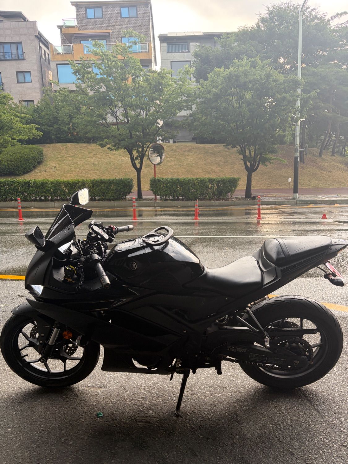 야마하 YZF R3 thumb 2
