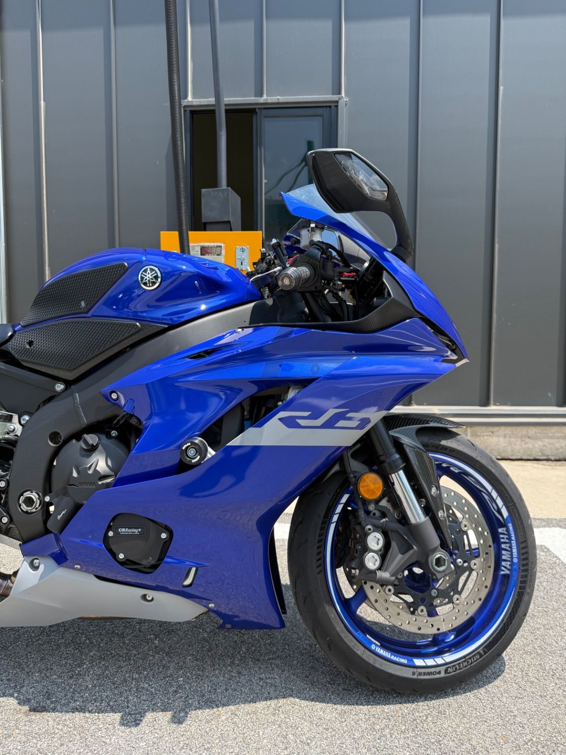 야마하 YZF R6 thumb 2