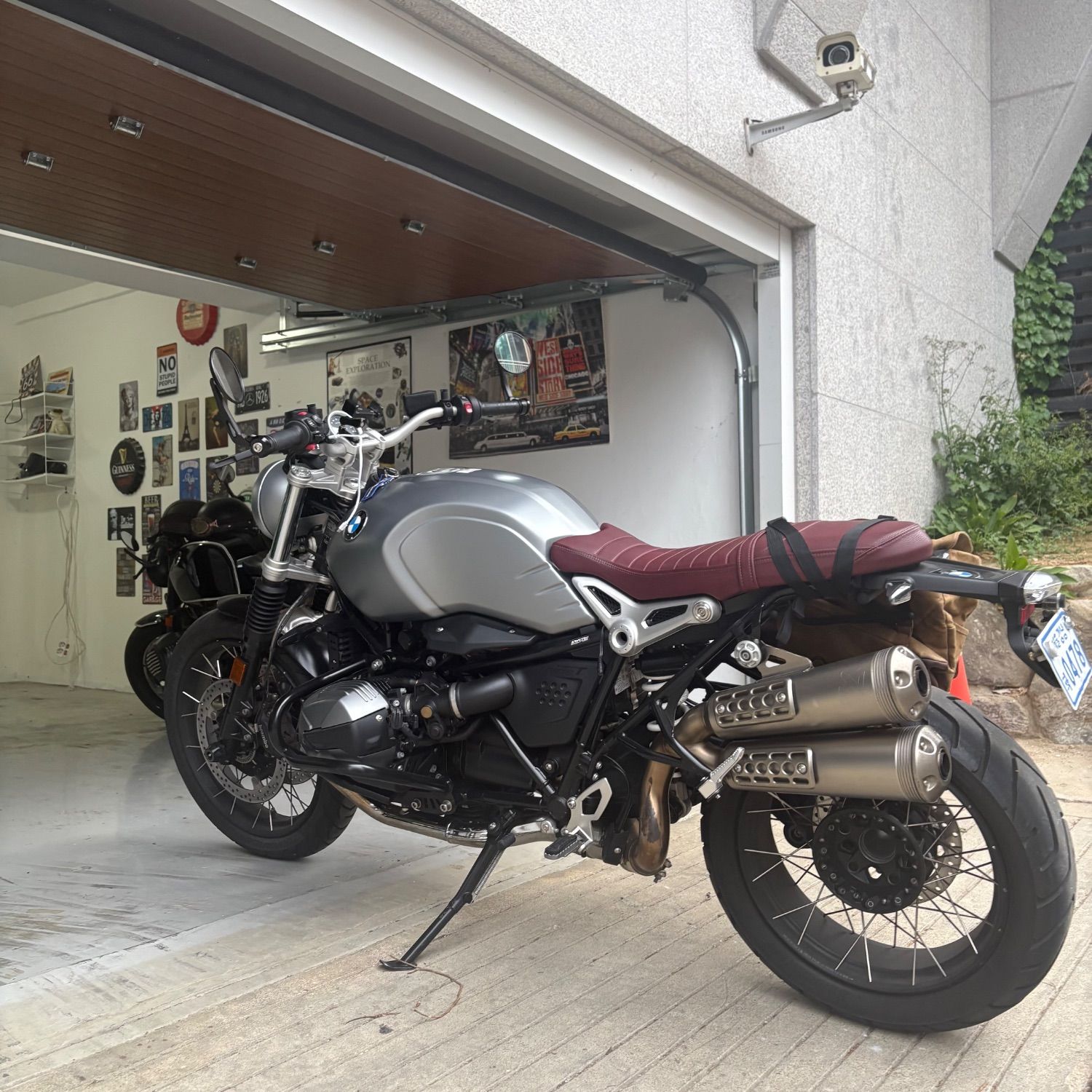 BMW R nine T 스크램블러 2023 실버 사진 1