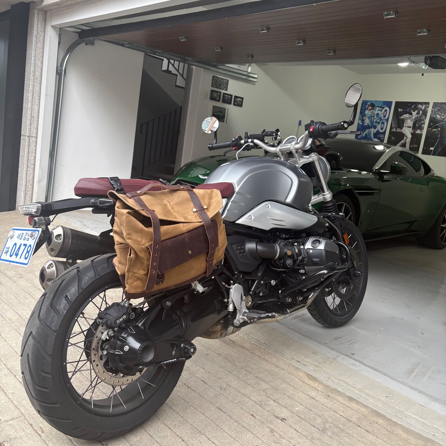BMW R nine T 스크램블러 2023 실버 사진 4
