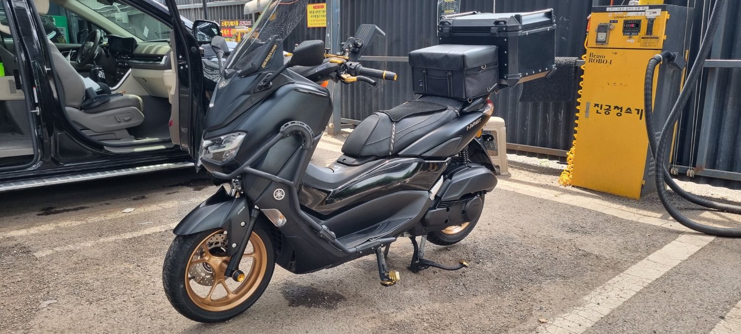 야마하 NMAX 125 more