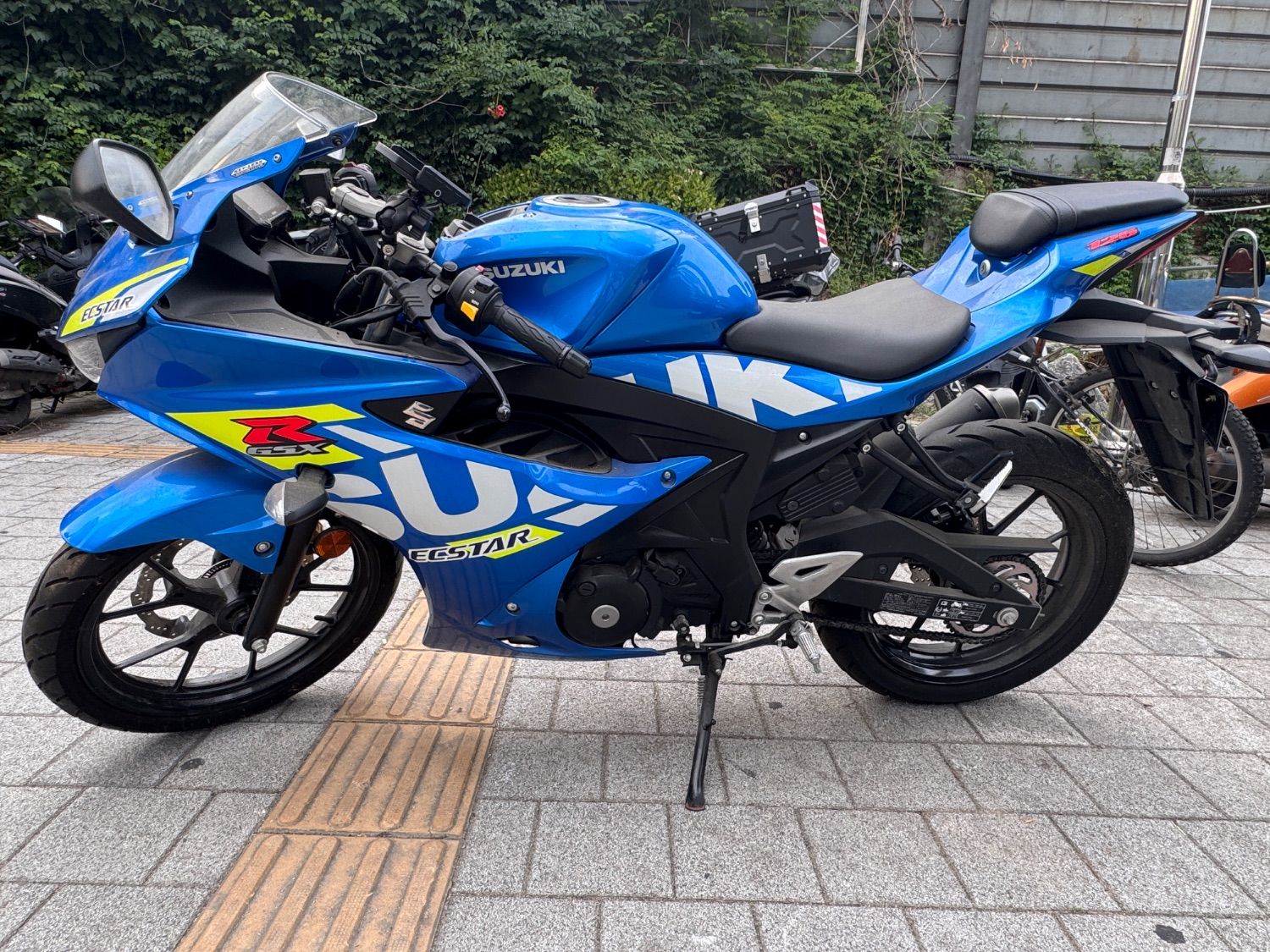 스즈키 GSX R 125 ABS main