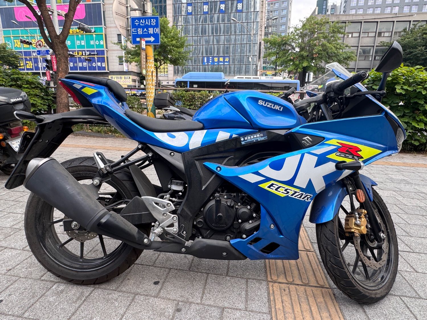 스즈키 GSX R 125 ABS more