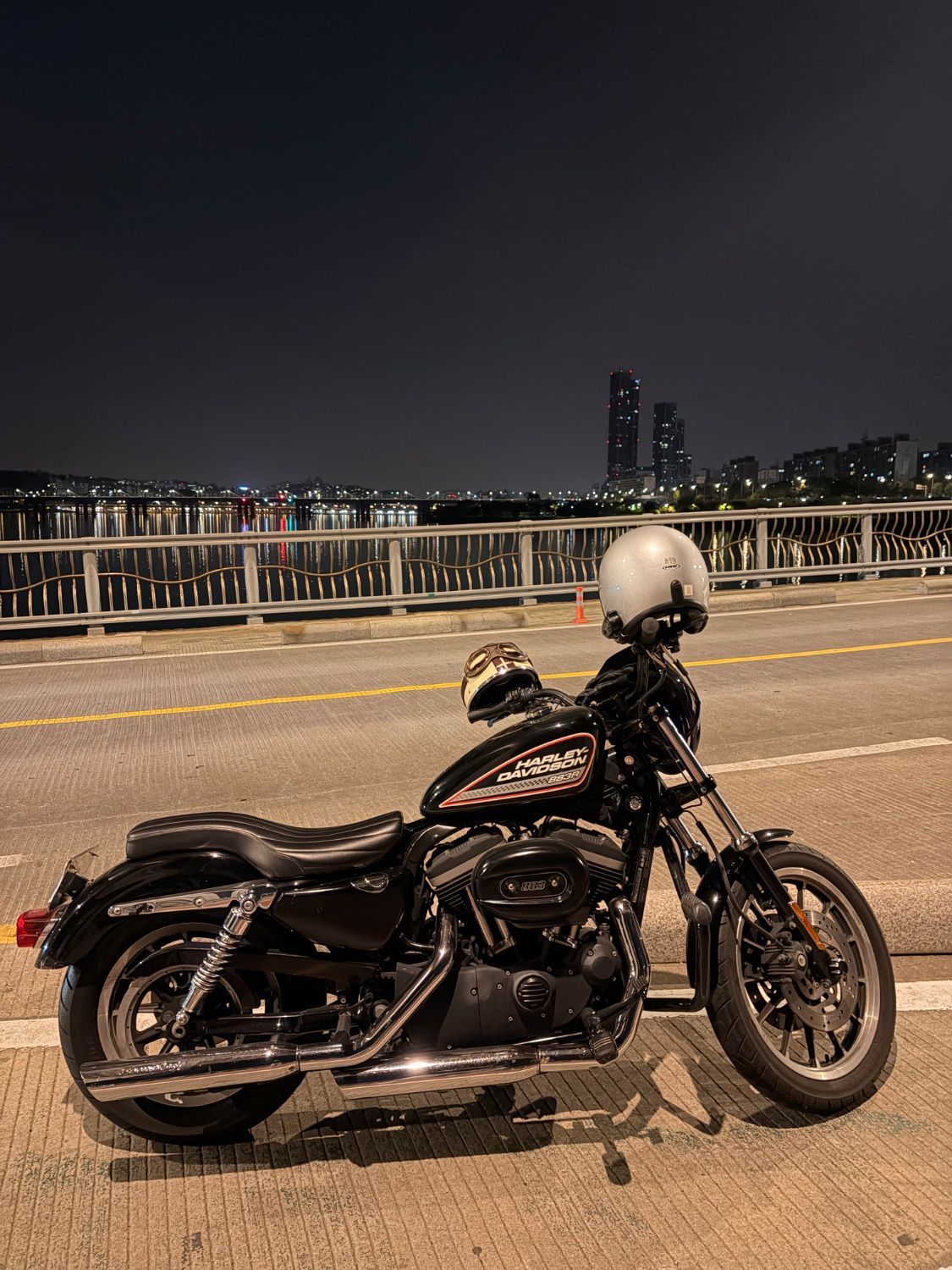 할리데이비슨 883 R main