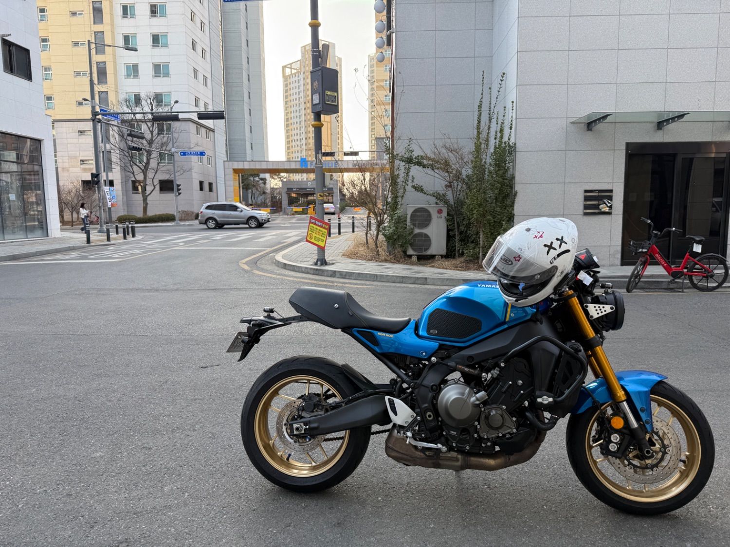 야마하 XSR 900 2022 블루 사진 6