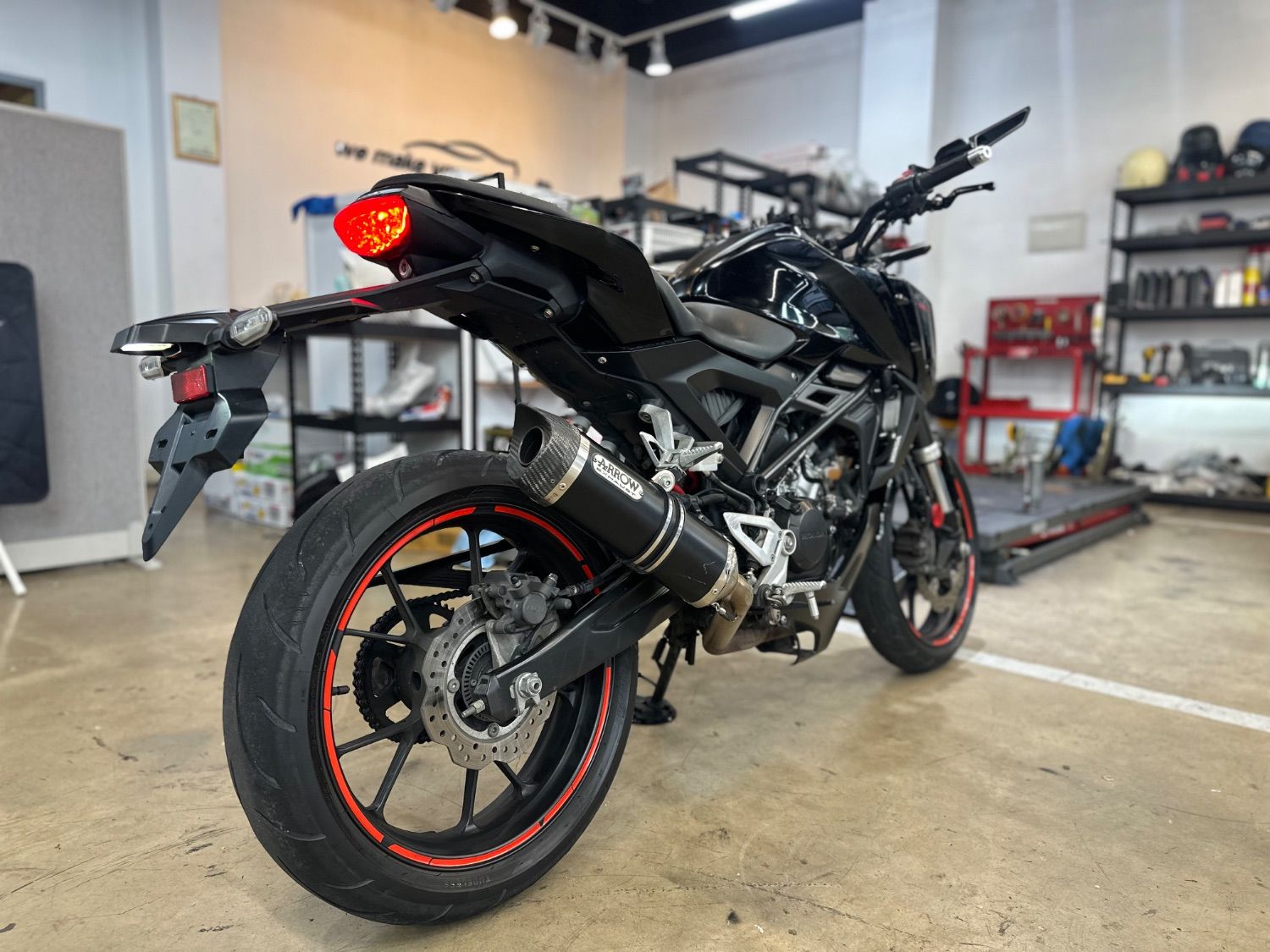 혼다 CB 125 R more