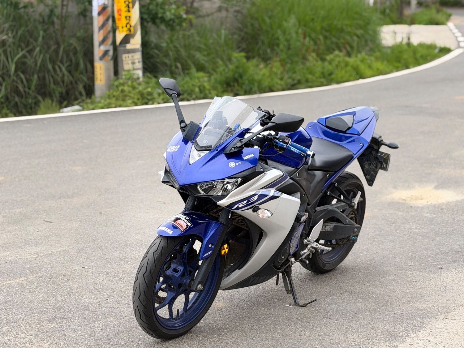 야마하 YZF R3 more