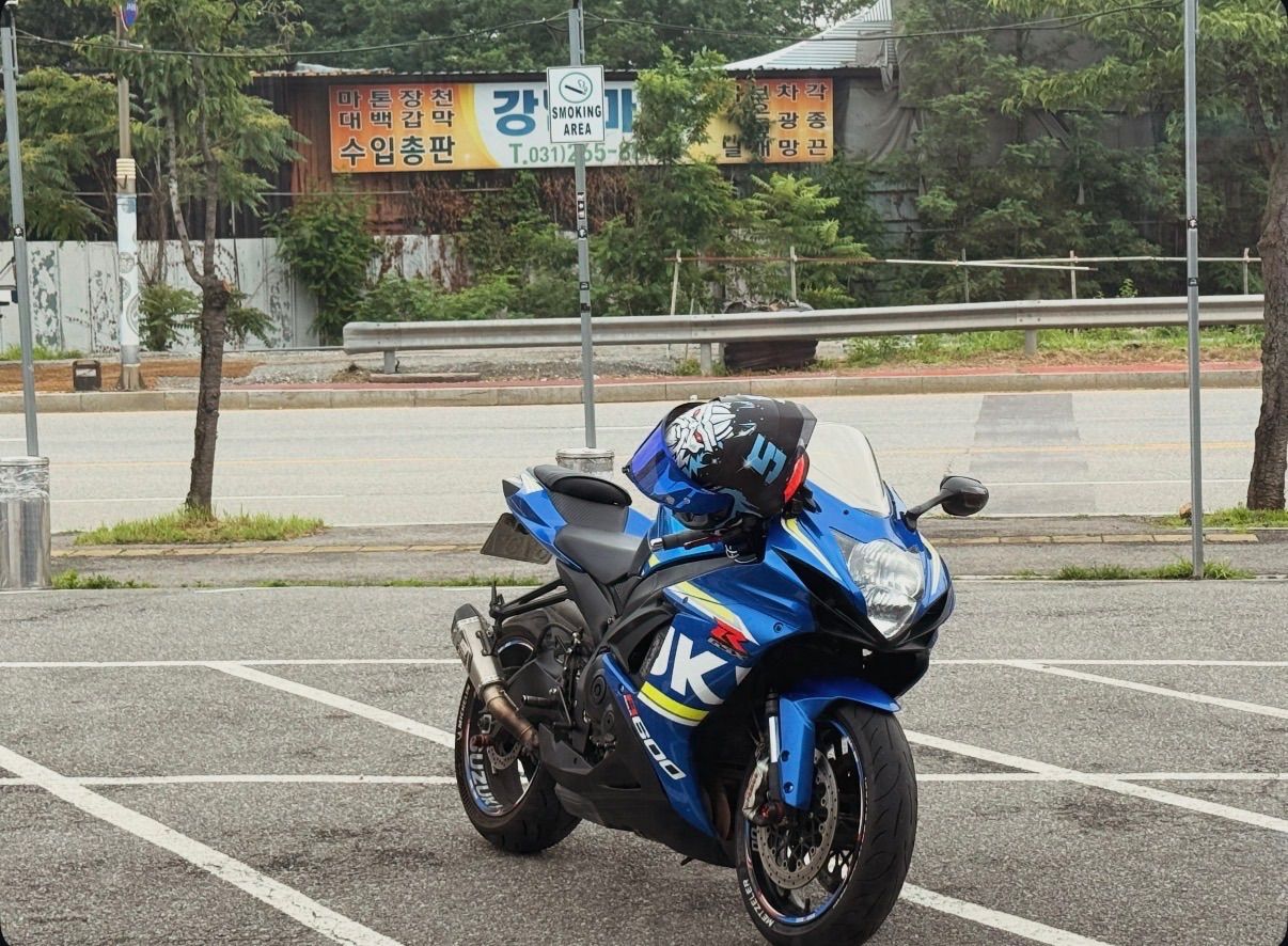스즈키 GSX R 600 more