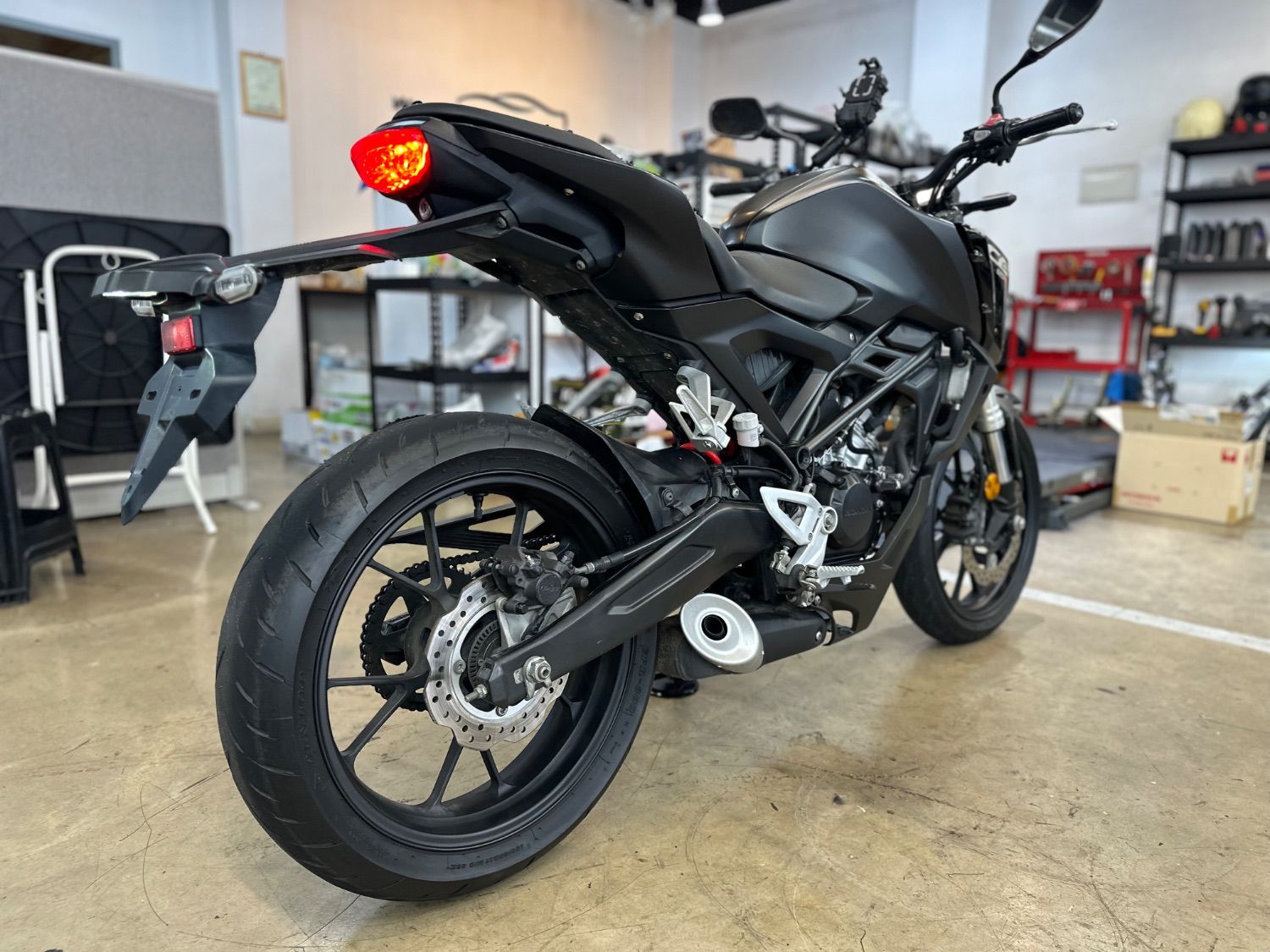 혼다 CB 125 R more