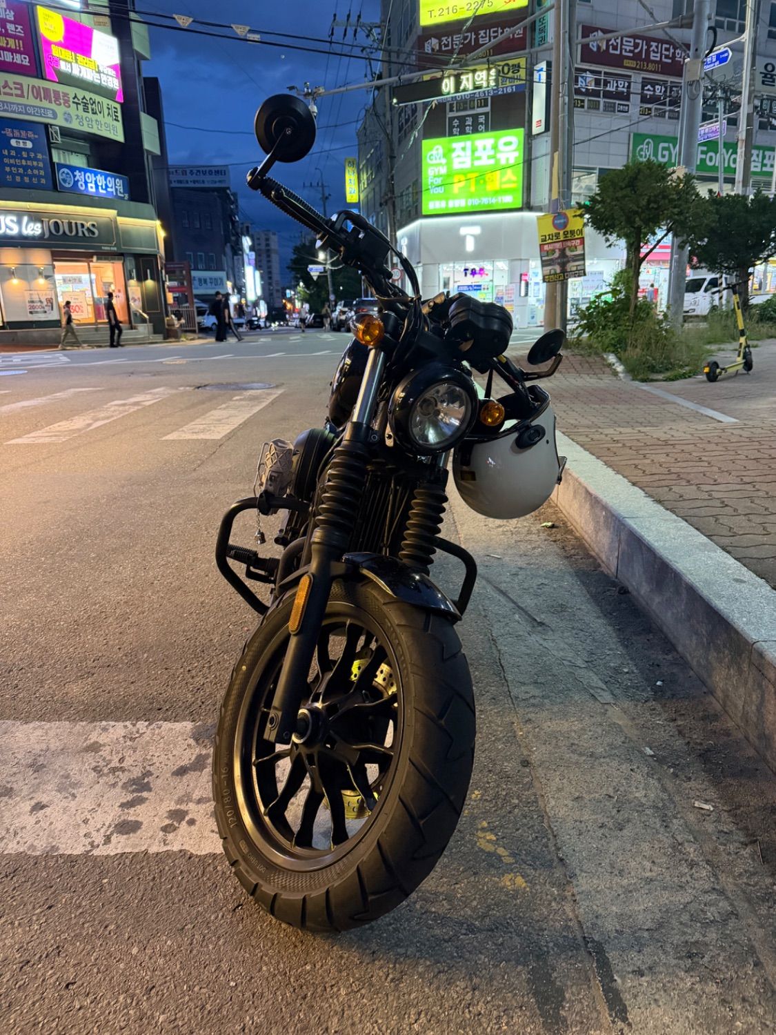 KR모터스 아퀼라 125 more