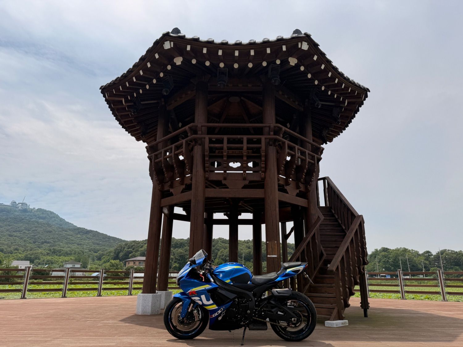 스즈키 GSX R 600 main