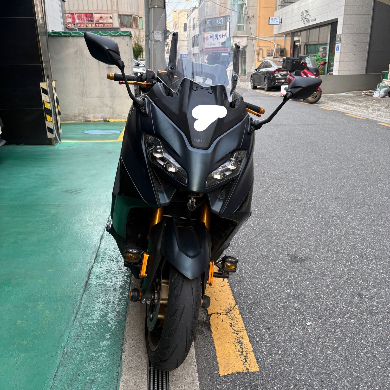 야마하 TMAX 560 main