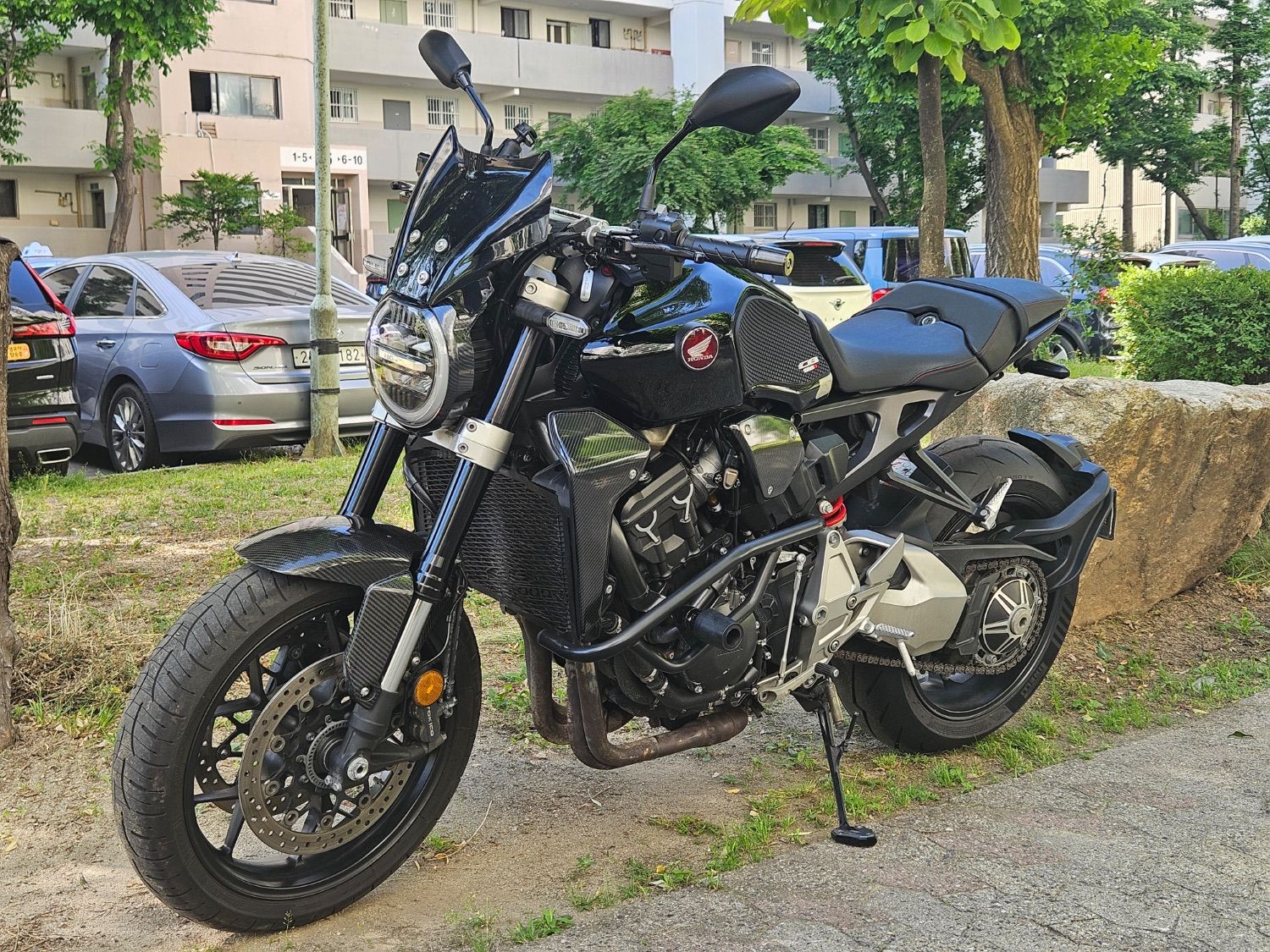 혼다 CB 1000 R thumb 2