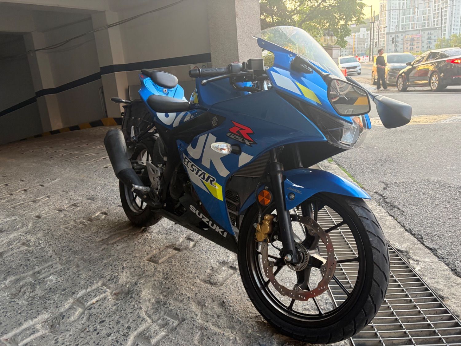 스즈키 GSX R 125 ABS thumb 2