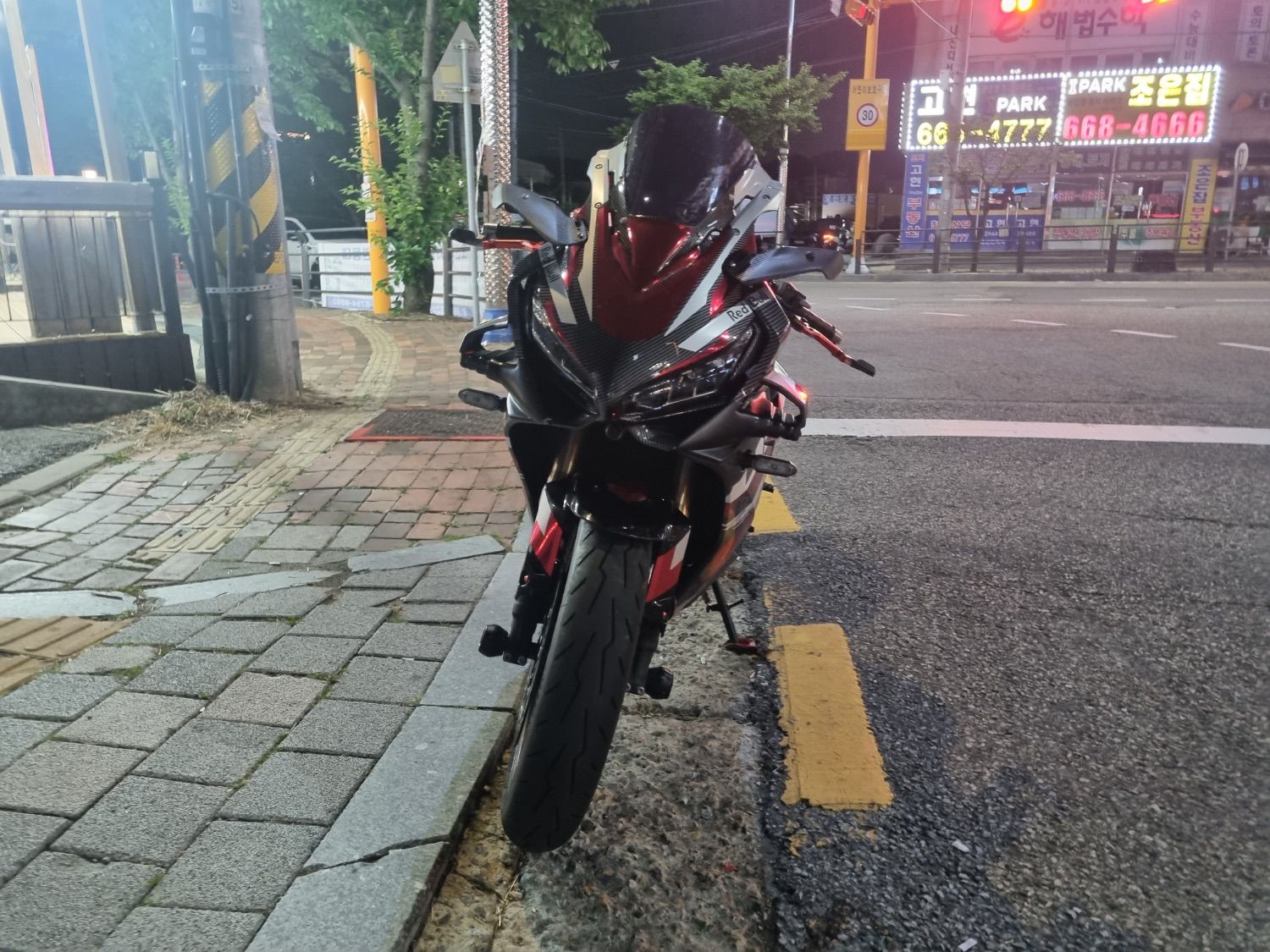 혼다 CBR 650 R MT thumb 2