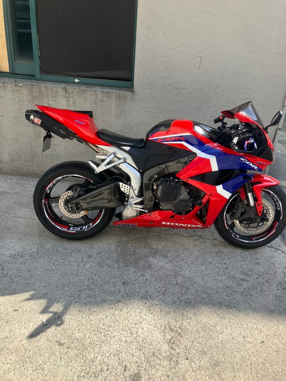 혼다 CBR 600 RR thumb 2