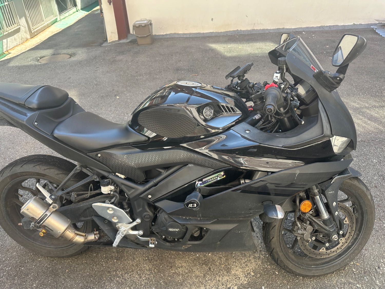 야마하 YZF R3 more