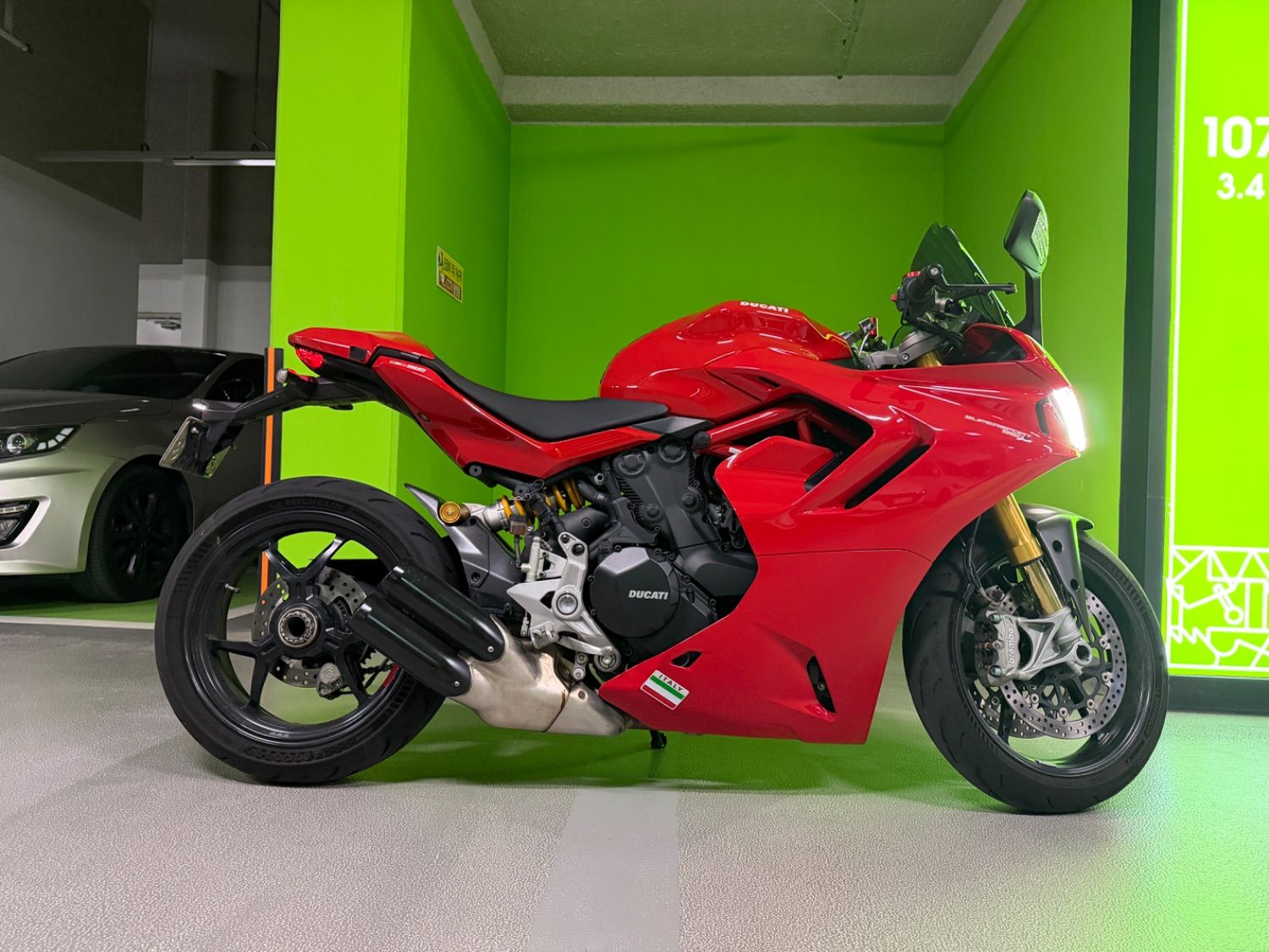 두카티 슈퍼스포츠 950 S 2021 레드