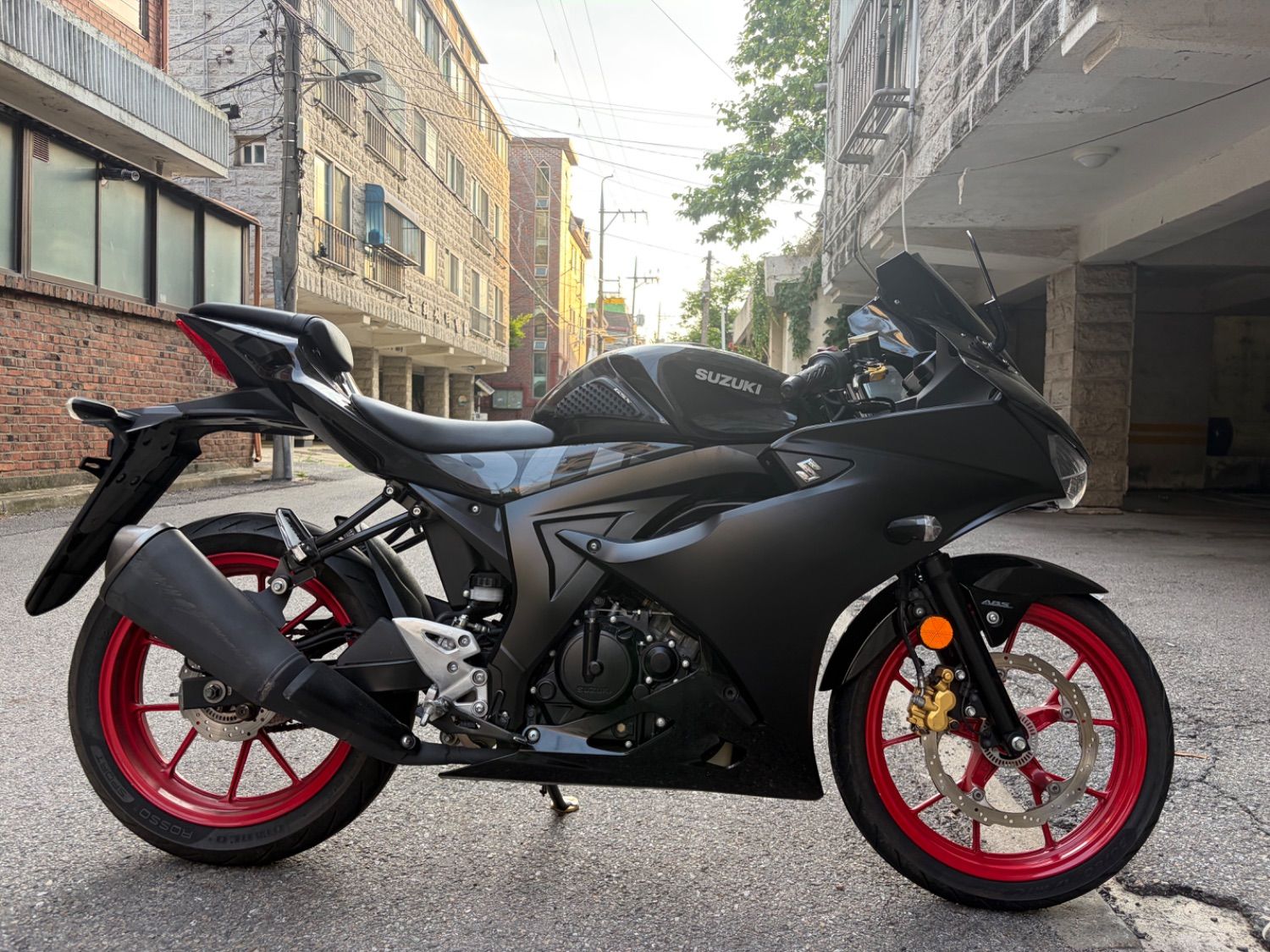 스즈키 GSX R 125 ABS main