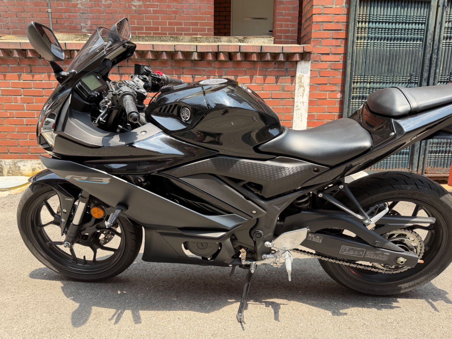 야마하 YZF R3 more