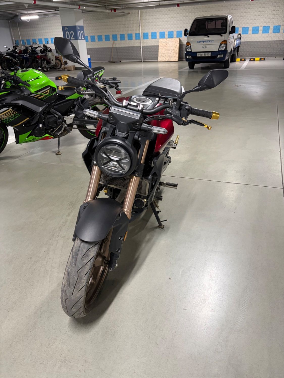 혼다 CB 300 R main