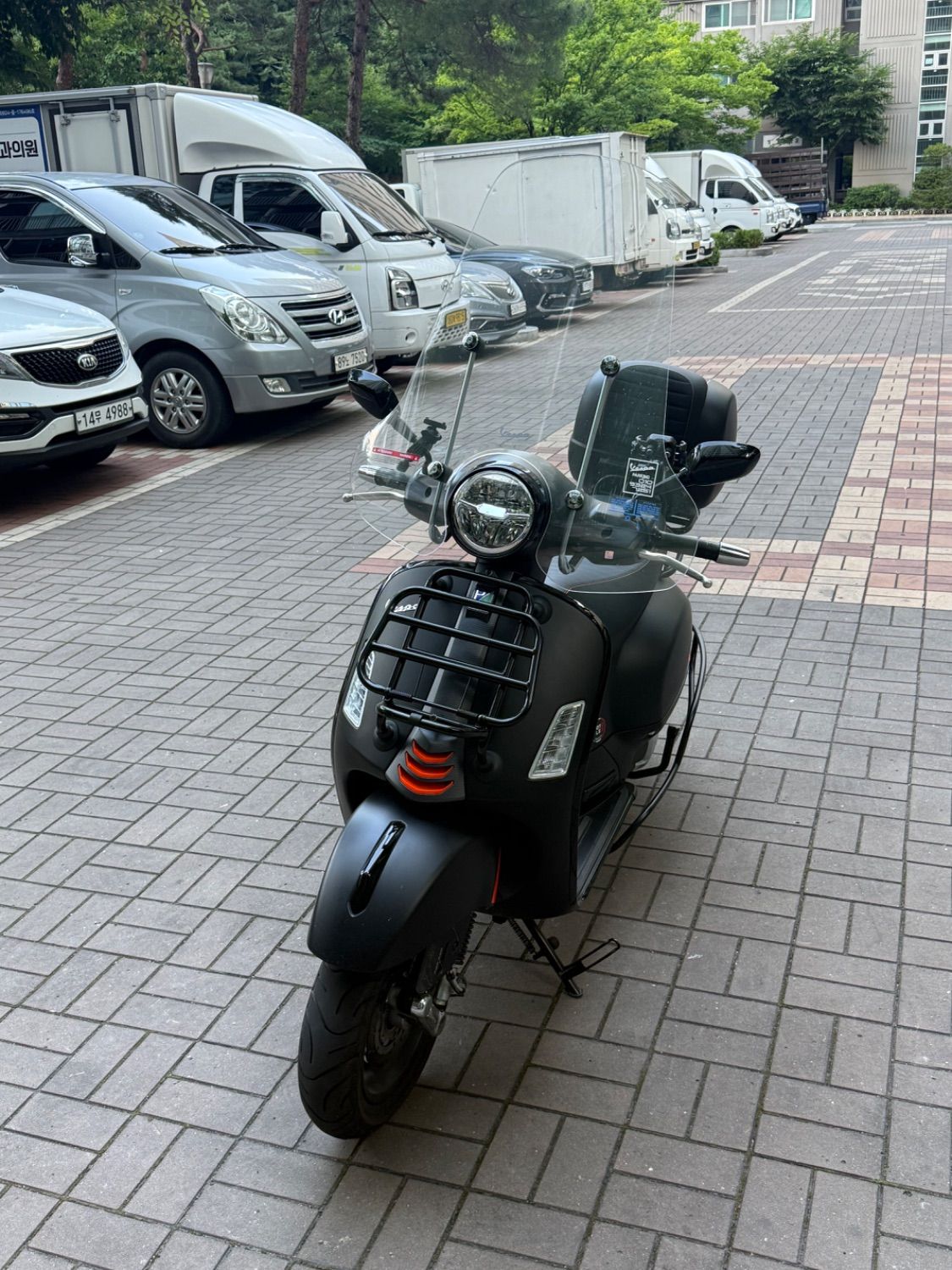 베스파 GTS 300 슈퍼스포츠 thumb 2