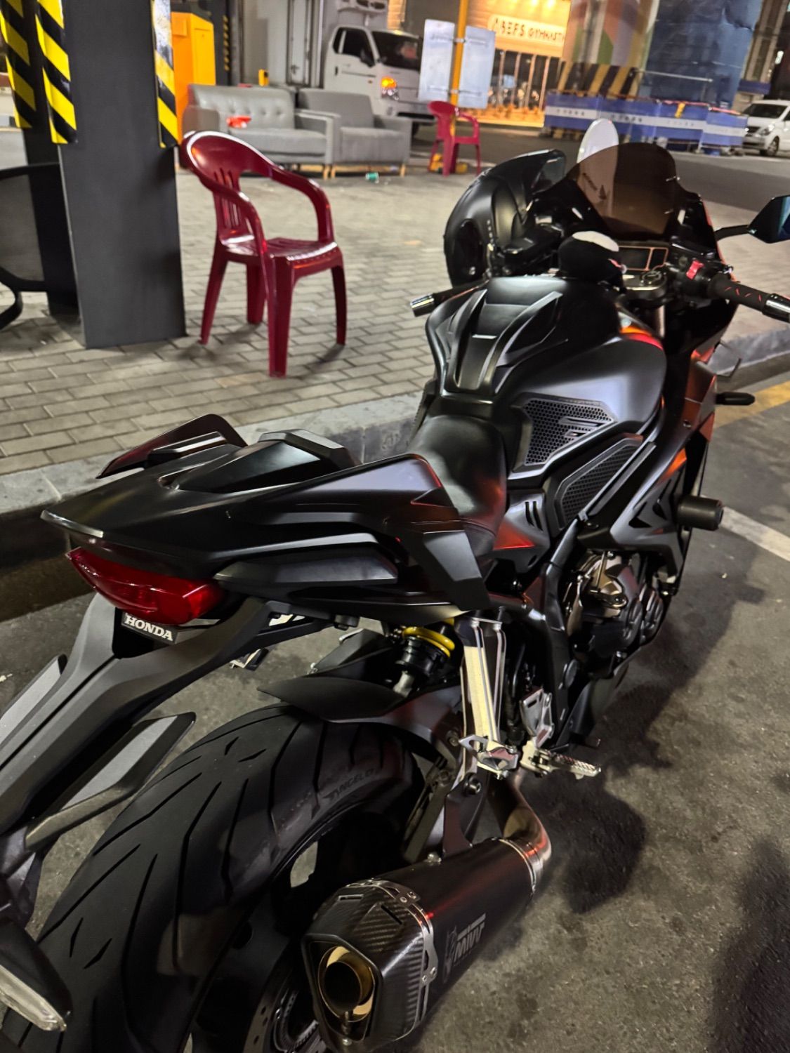 혼다 CBR 650 R MT thumb 2