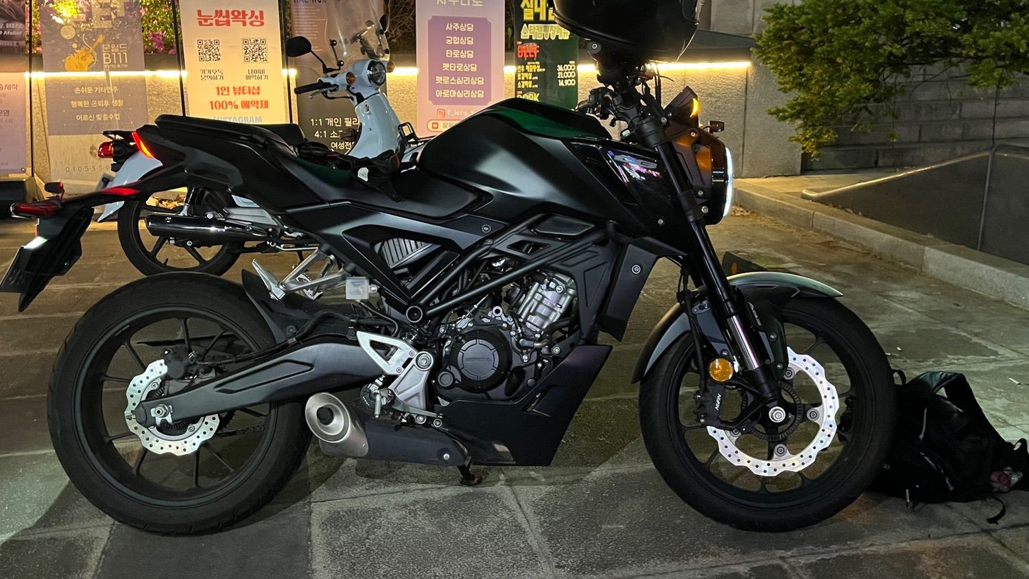 혼다 CB 125 R main
