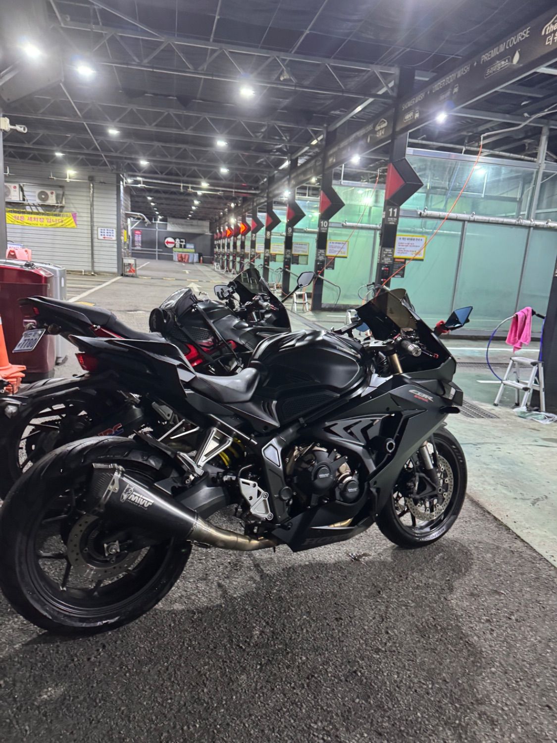 혼다 CBR 650 R MT more