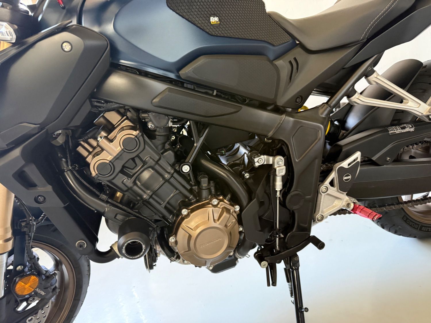 혼다 CB 650 R more