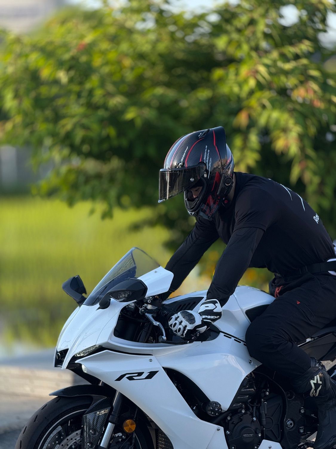 야마하 YZF R1 thumb 2