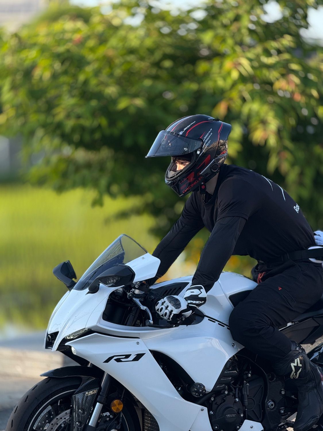 야마하 YZF R1 more