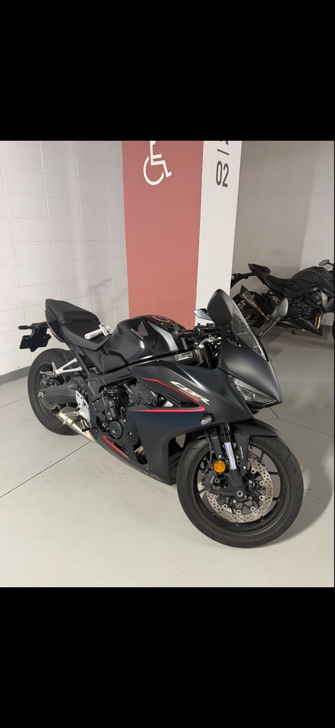 혼다 CBR 650 R E-CLUTCH thumb 2