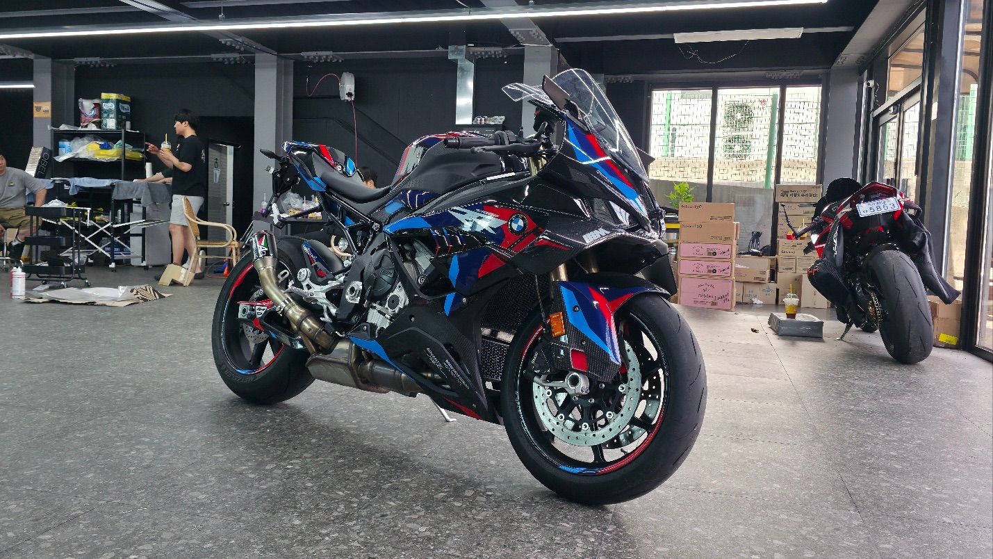 BMW S 1000 RR thumb 2