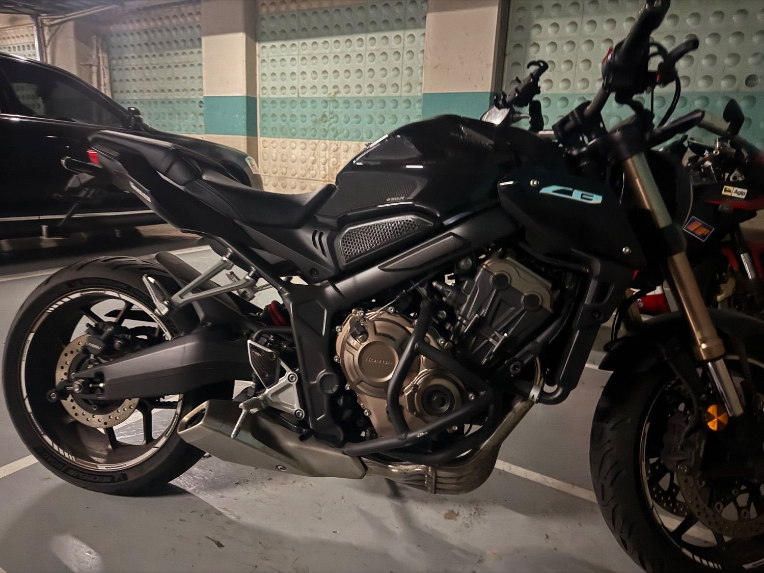 혼다 CB 650 R main