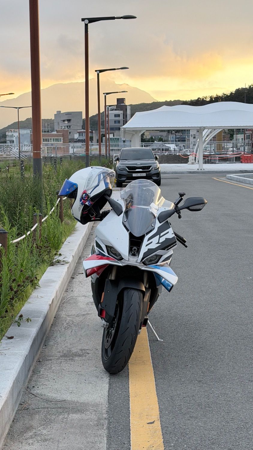 BMW S 1000 RR more