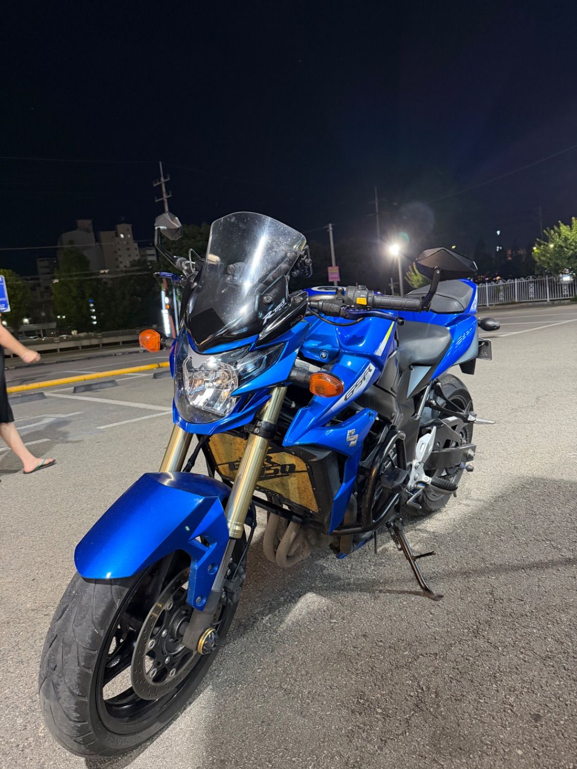 스즈키 GSR 750 A thumb 2
