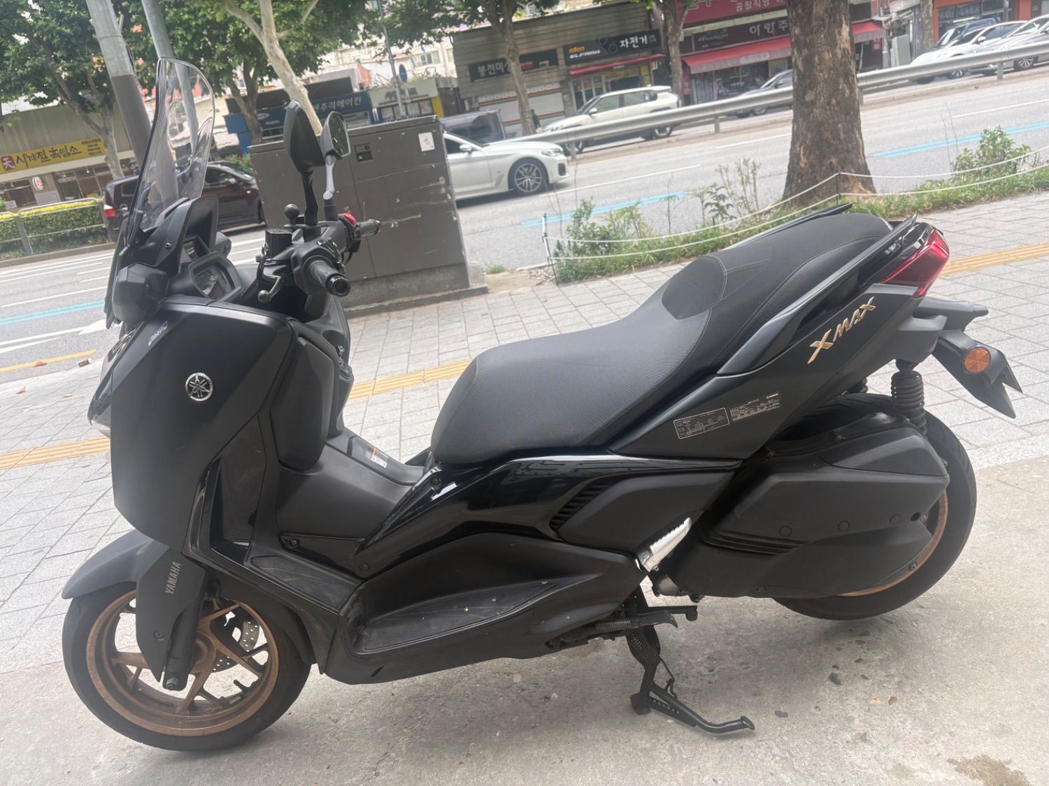 야마하 XMAX 300 ABS main