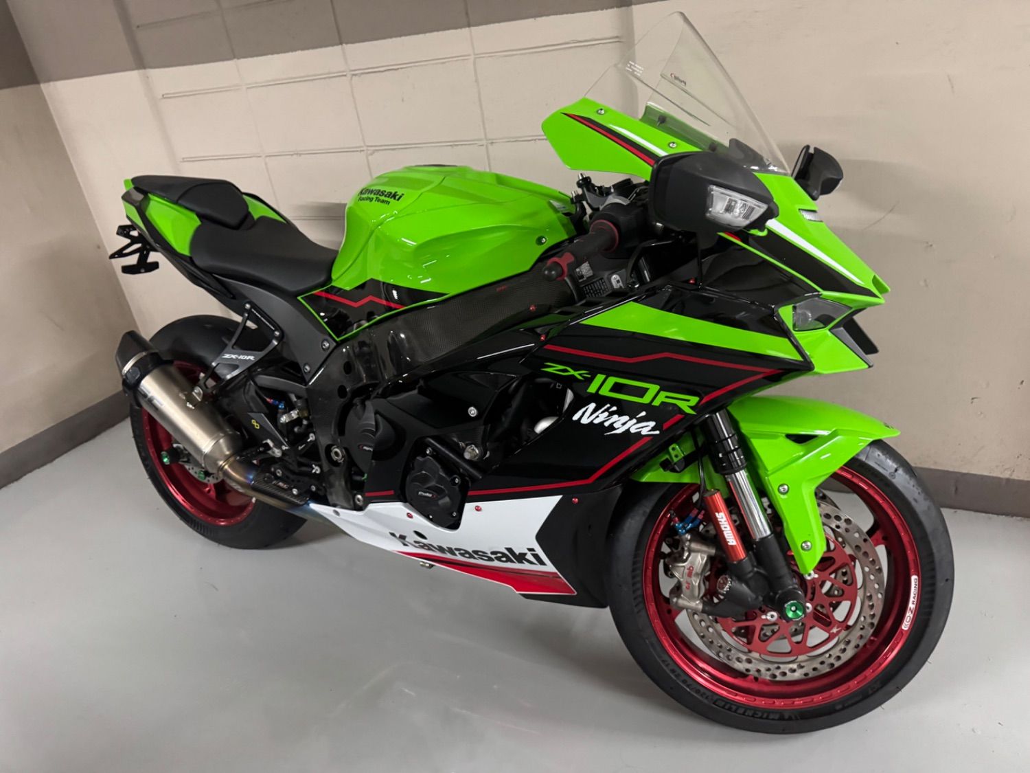 가와사키 닌자 ZX 10 R 2021 그린 사진 4